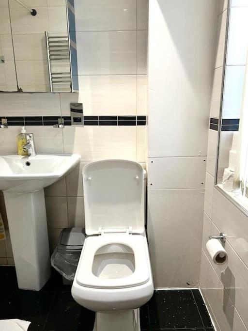 Comfortable Studio Flat Near Central London Exteriör bild