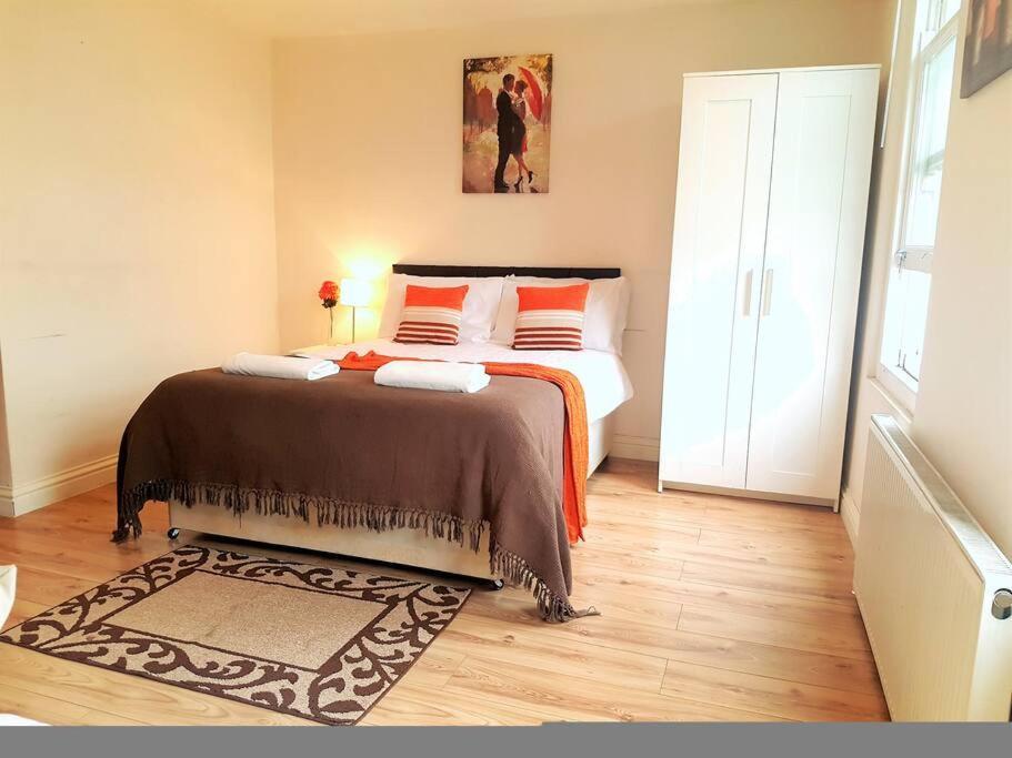 Comfortable Studio Flat Near Central London Exteriör bild